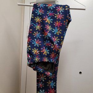 GENTLY USED, COZY FLEECE LINED SNOWFLAKE LEGGINGS, MEDIUM!!!
